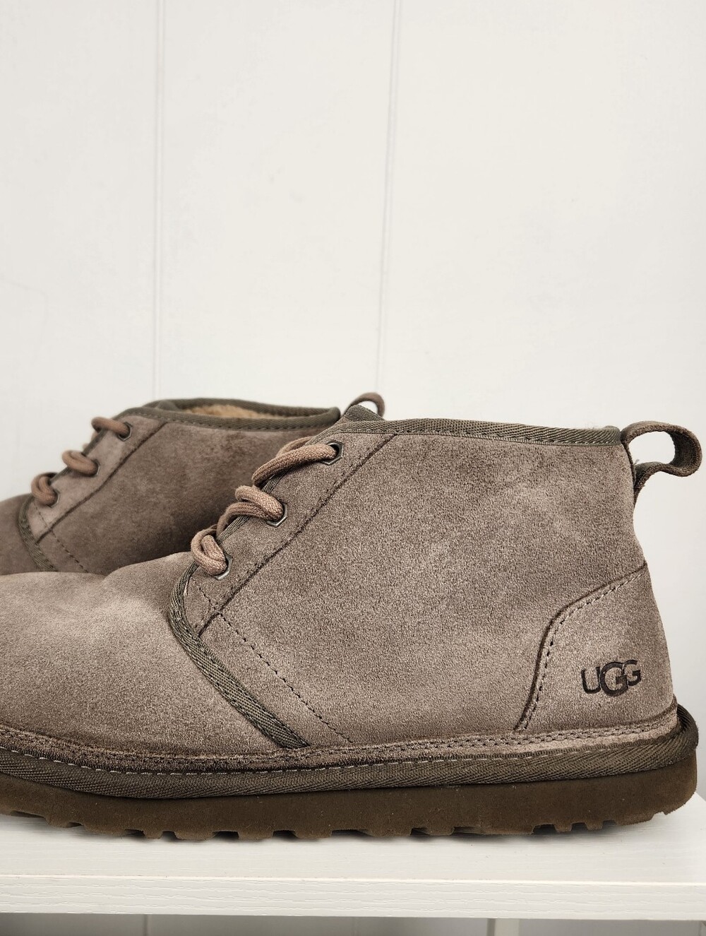 UGG Neumel Boots Mens 10 Chukka Brown Tan Suede Sherpa Lined Ankle Lace-Up Warm